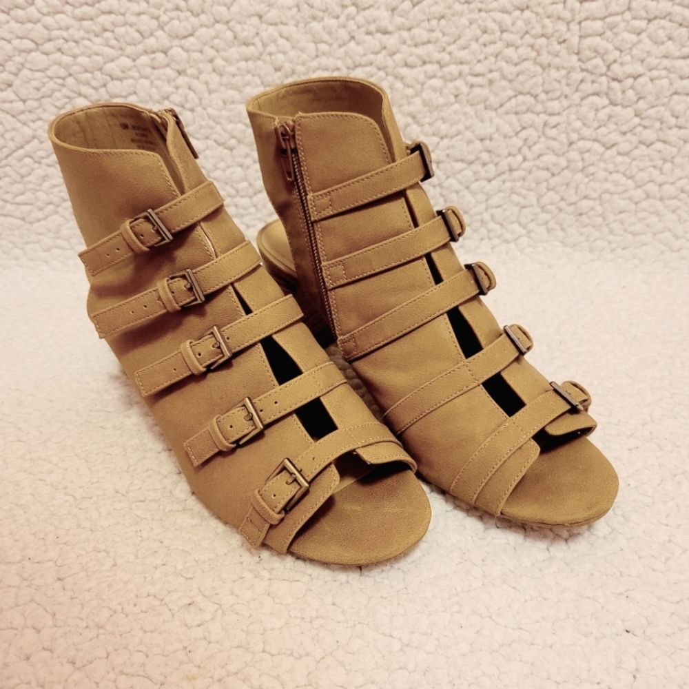 A2 by AEROSOLES Line of Site Bootie